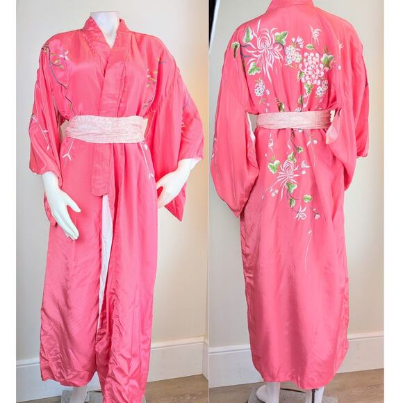 VTG Japanese Kimono OS Pink White Silky Embroidered Chrysanthemums Florals Birds - Picture 2 of 12